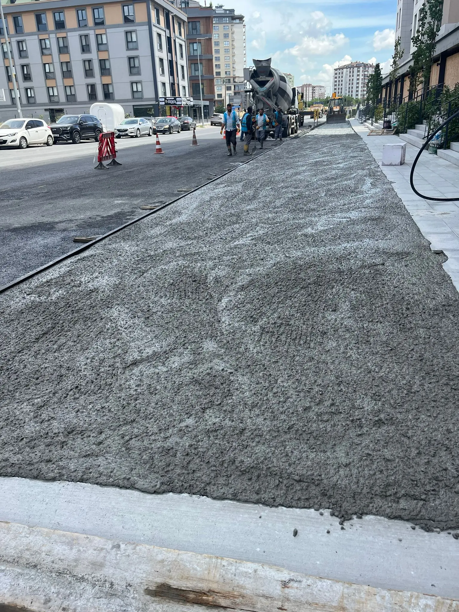 Beylikdüzü Belediyesi Fen İşleri Müdürlüğü Tarafından Bölge Geneli Beton Kaldırım Çevre Düzenlemesi ve Müteferrik Asfalt Yapım İşleri - 8